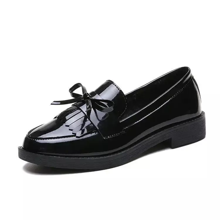 Black leather moccasin for women