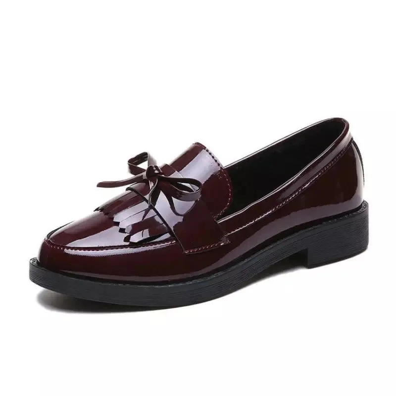 Black leather moccasin for women