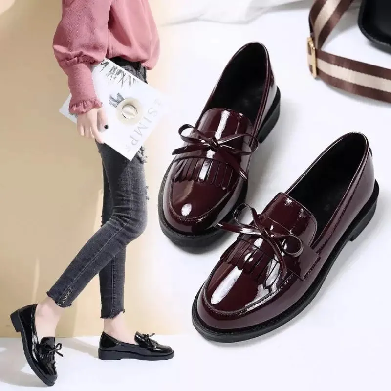 Black leather moccasin for women