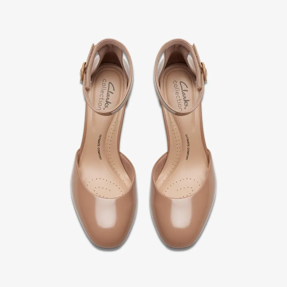 Clarks Women's Ambyr2 Cove Warm Beige