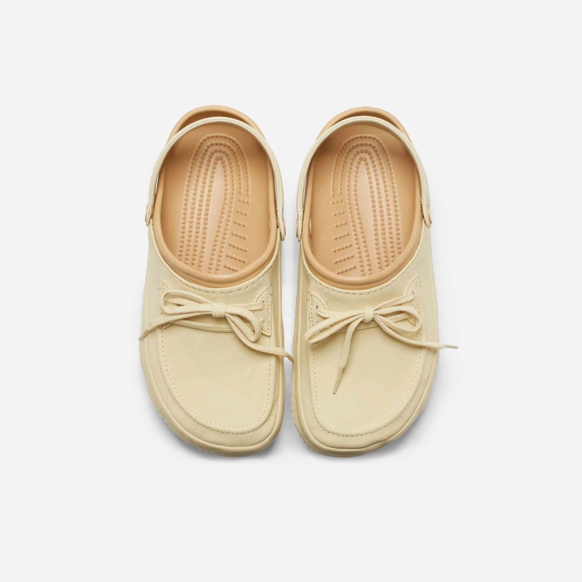 Crocs | BEAMS T X BAL CLASSIC CLOG  { TAN