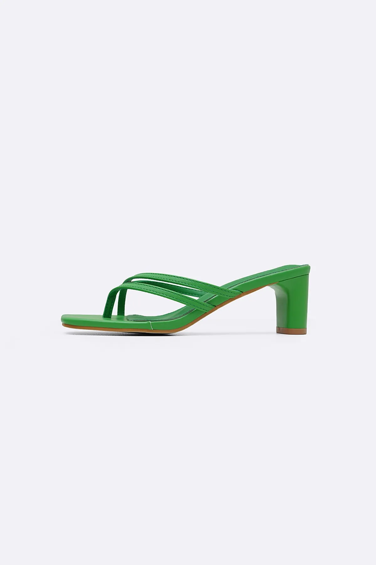 EDITORIAL BLOCK HEELS