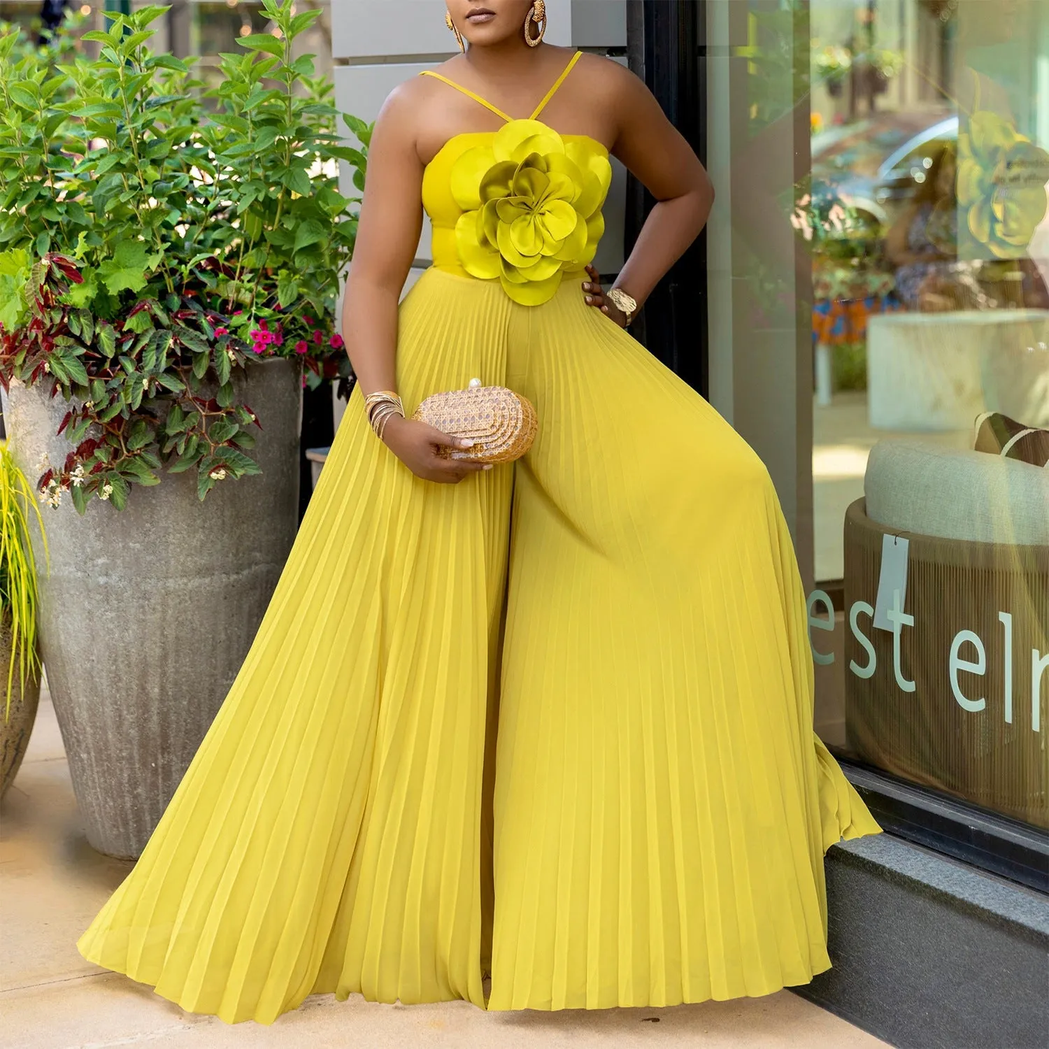 Elegant Halter Neck Flower Detail Wide-Leg Plus-Size Jumpsuit for Summer Sophistication