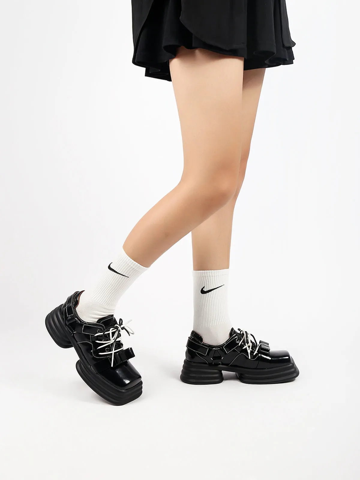 Glossy Leather Bow Upper Sneaker Black