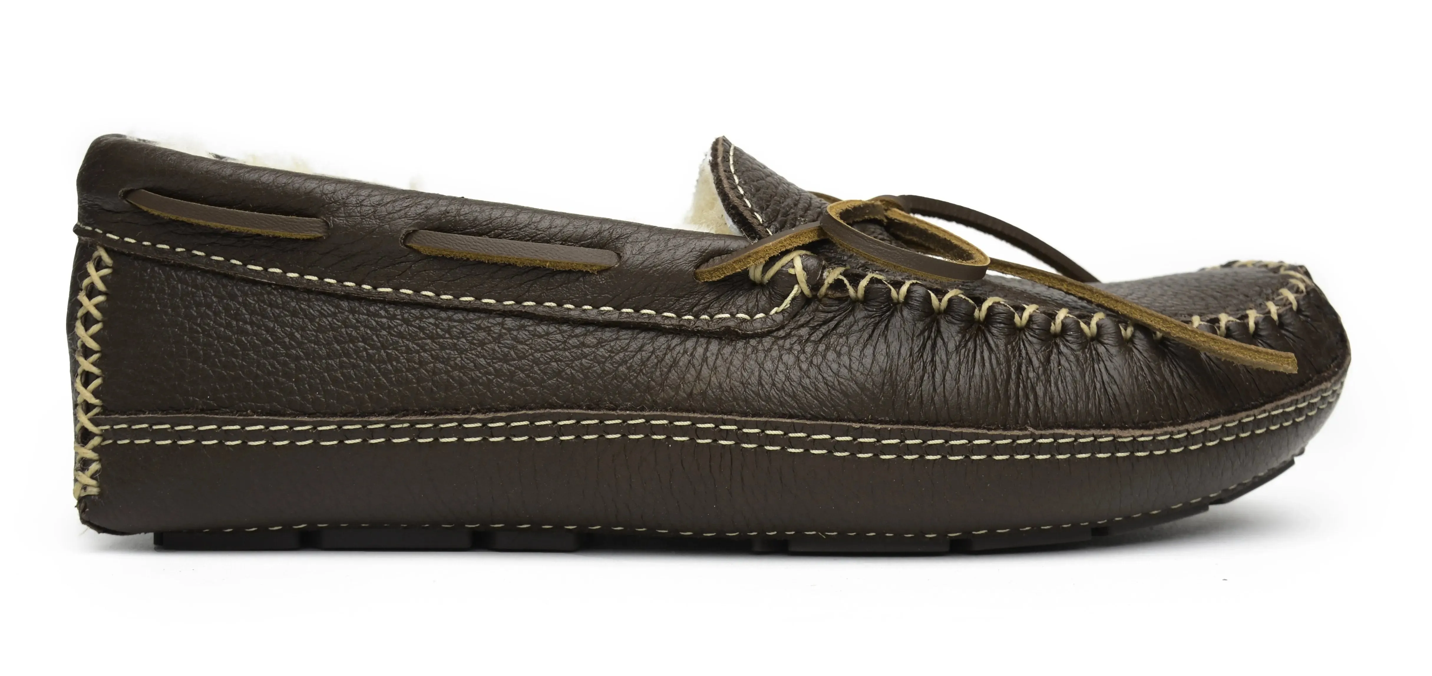 Men’s Minnetonka Sheepskin Moose – Ultimate Warmth & Cozy Comfort