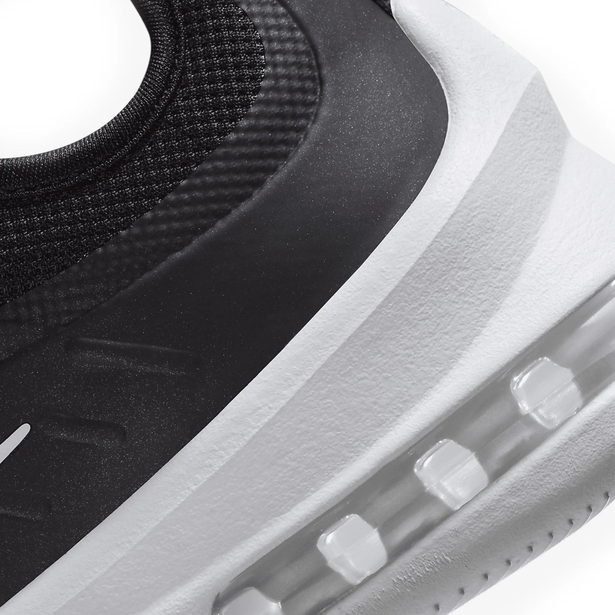 Nike Air Max Axis 'Black'