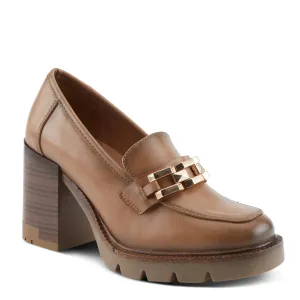 Patrizia Dajah in Tan