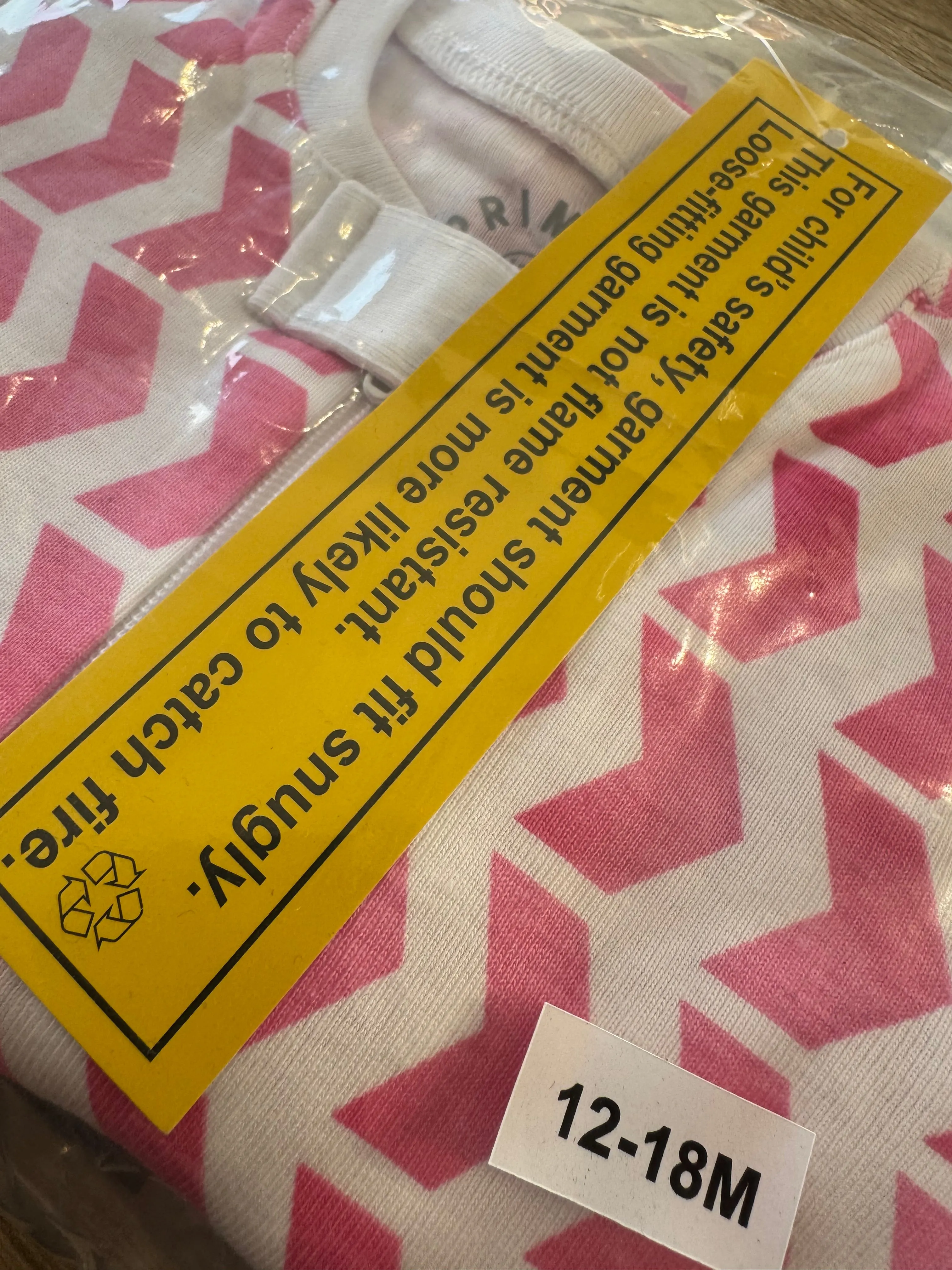 Primary Organic Sleepsuit - Pink Chevron (new) 0-3m, 9-12m, 12-18m bnwt