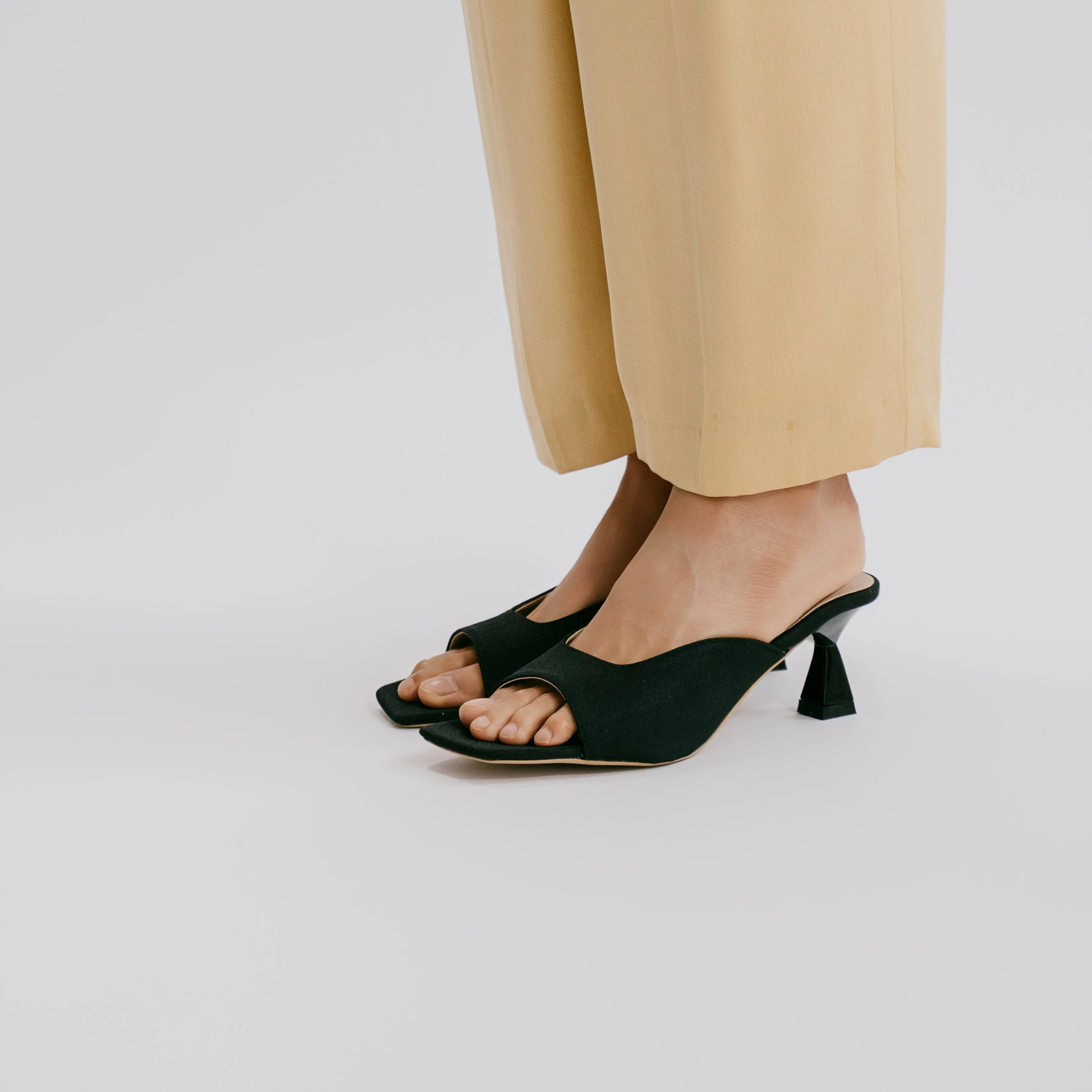 RAIA Sculpted Heel Open-Toe Mules - Onyx