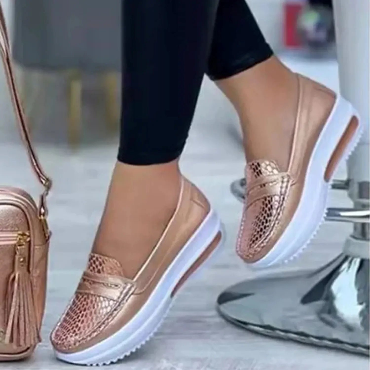 Schlangenleder-Loafer für Damen von WolffMode – glänzend