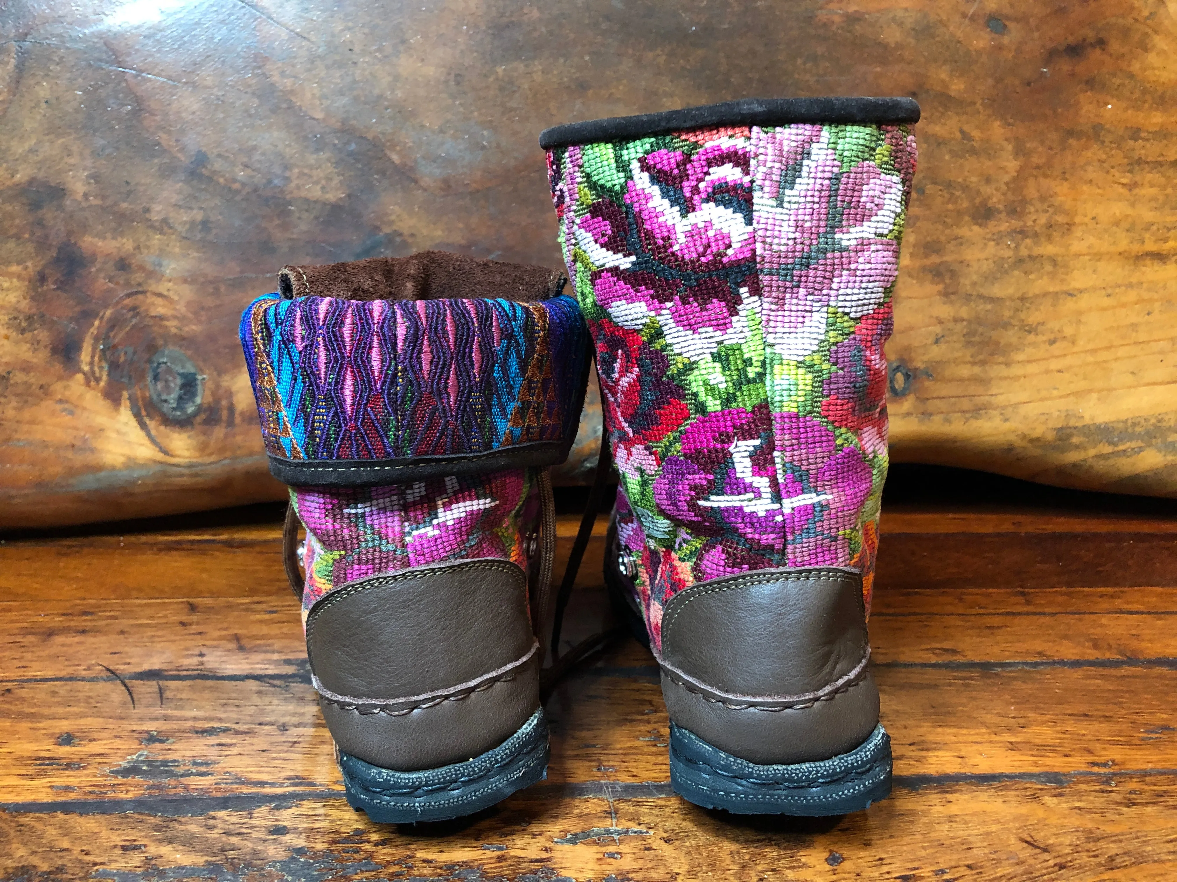 Size 38 Deluxe Desert Boots - Classic Rose Garden