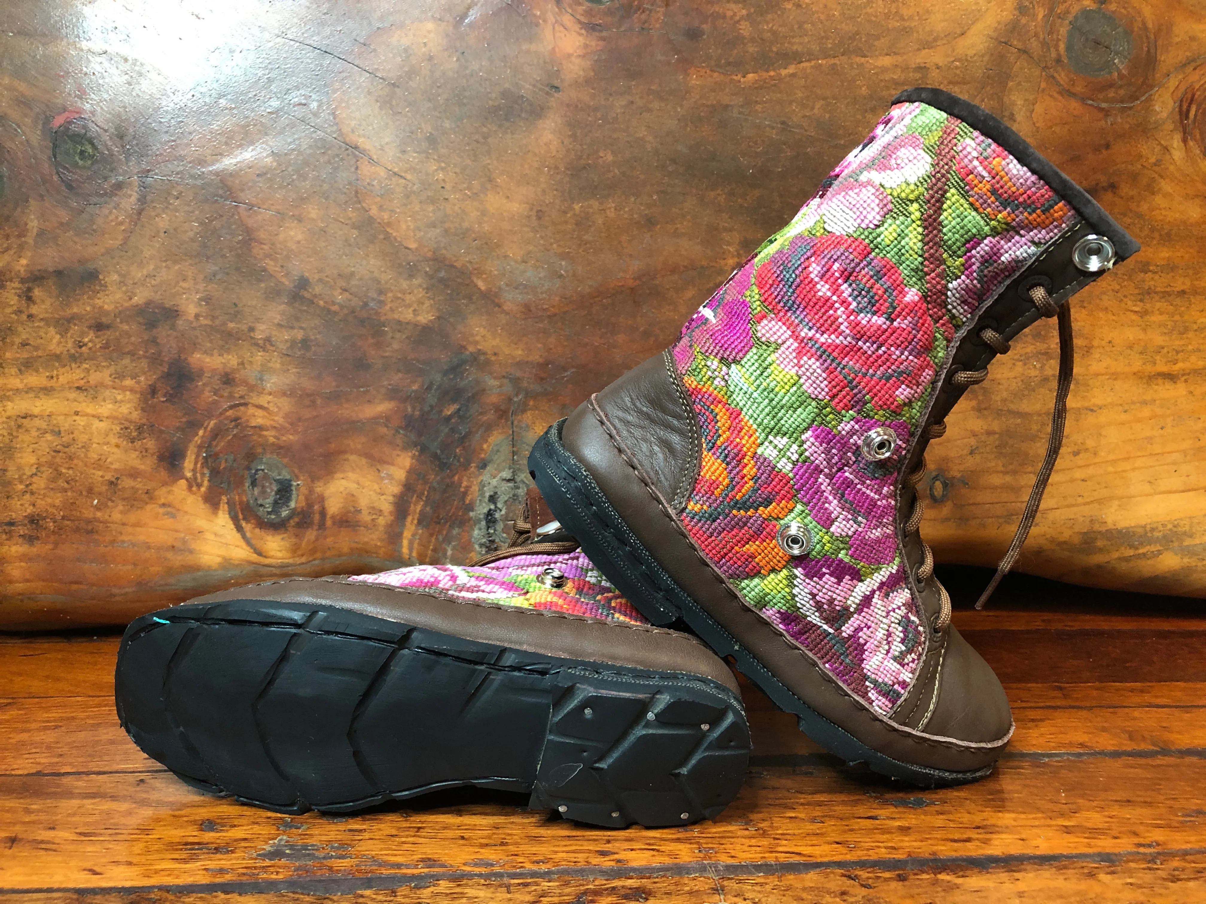 Size 38 Deluxe Desert Boots - Classic Rose Garden