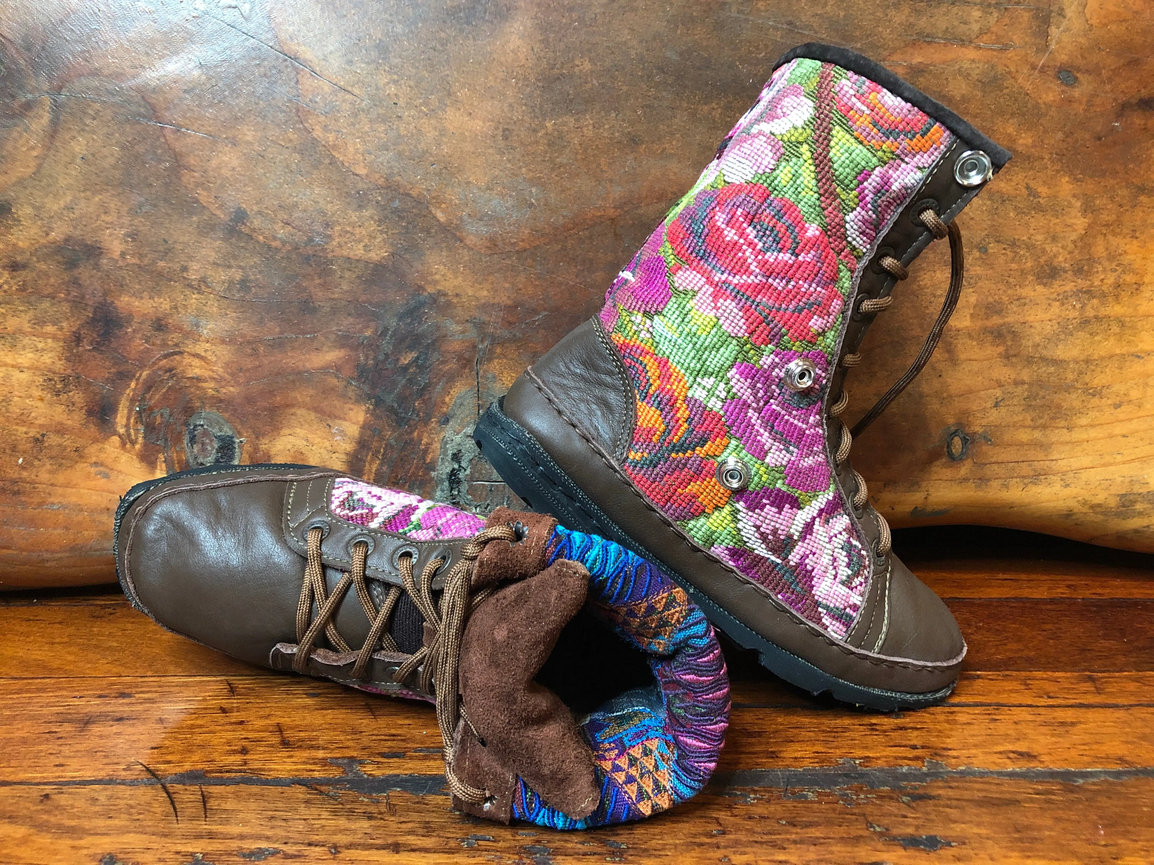 Size 38 Deluxe Desert Boots - Classic Rose Garden