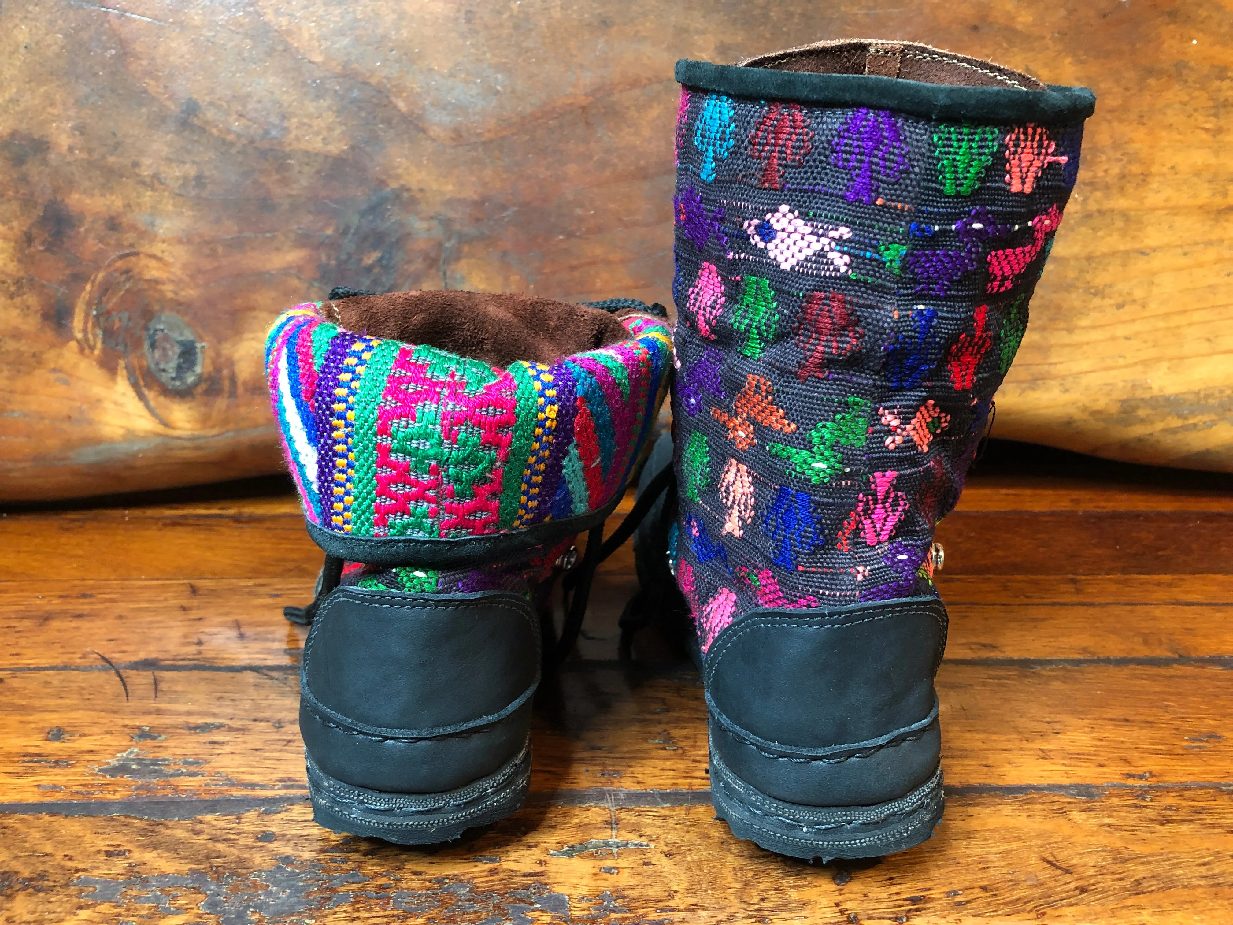 Size 39 Deluxe Desert Boots - Rainbow Animals on Black
