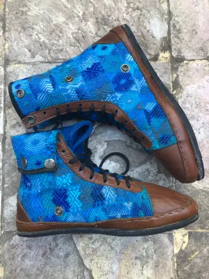Size 41 - Fold down Desert Boots Blue Snowflakes