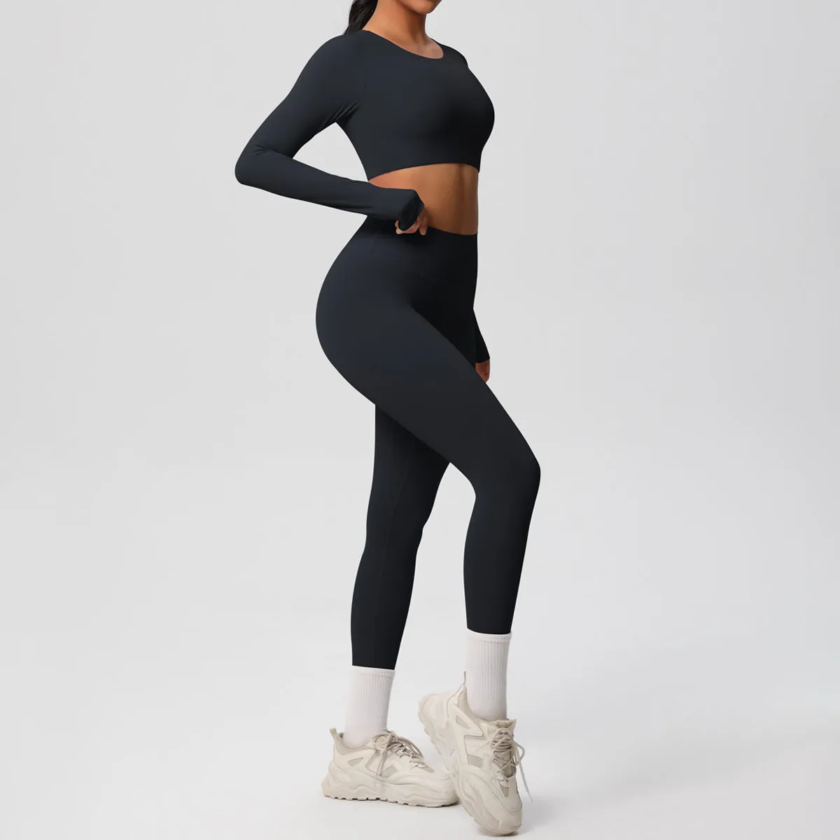 Sleek Long-Sleeve Yoga and Fitness Two-Piece Set for Active Comfort