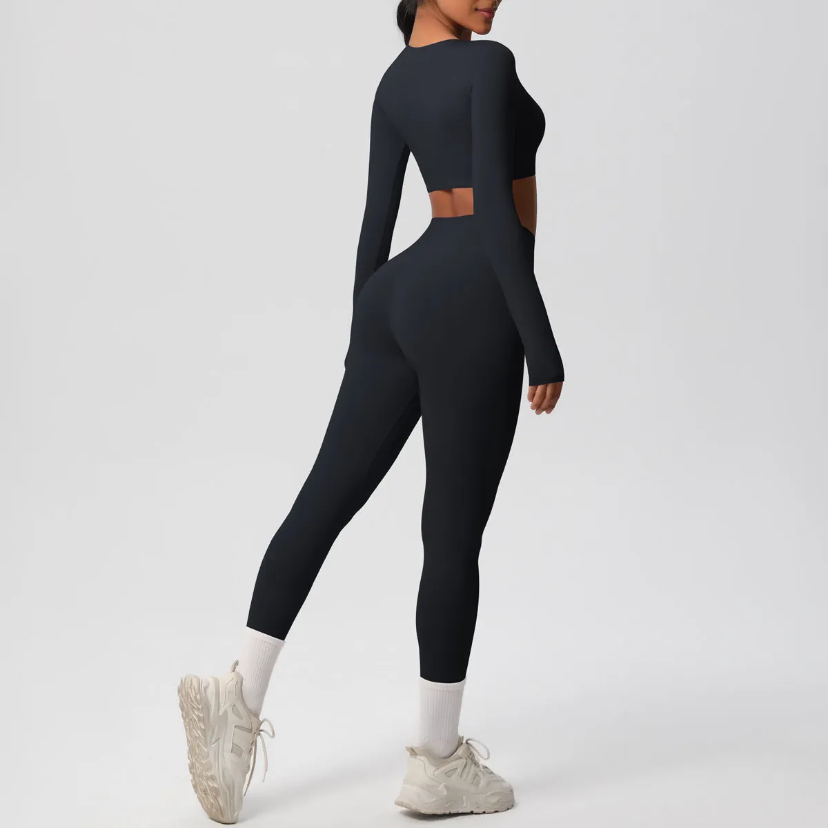 Sleek Long-Sleeve Yoga and Fitness Two-Piece Set for Active Comfort