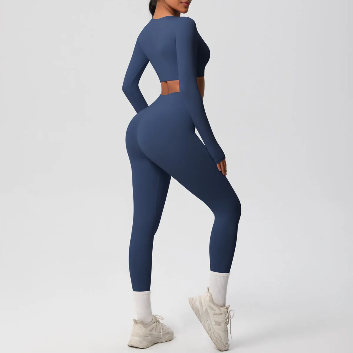 Sleek Long-Sleeve Yoga and Fitness Two-Piece Set for Active Comfort