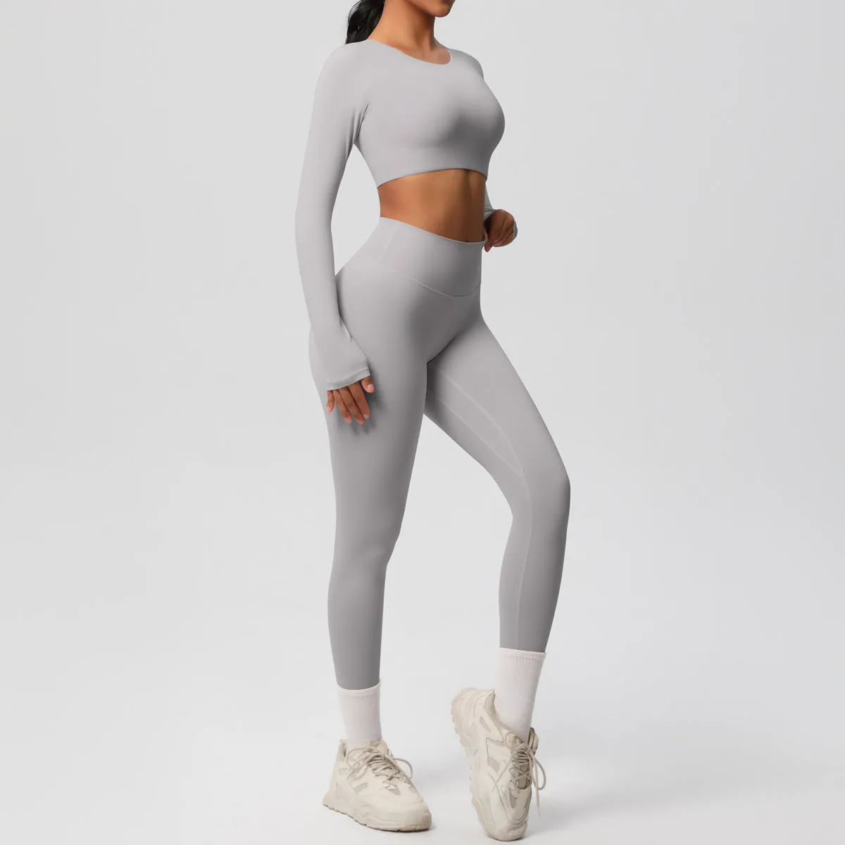 Sleek Long-Sleeve Yoga and Fitness Two-Piece Set for Active Comfort