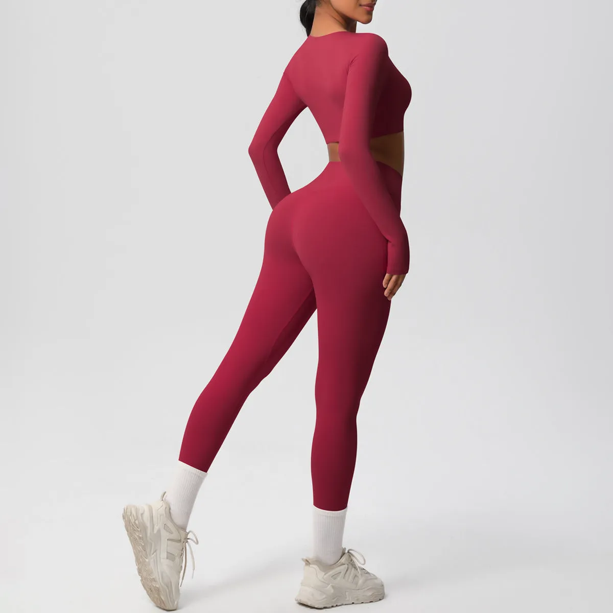 Sleek Long-Sleeve Yoga and Fitness Two-Piece Set for Active Comfort