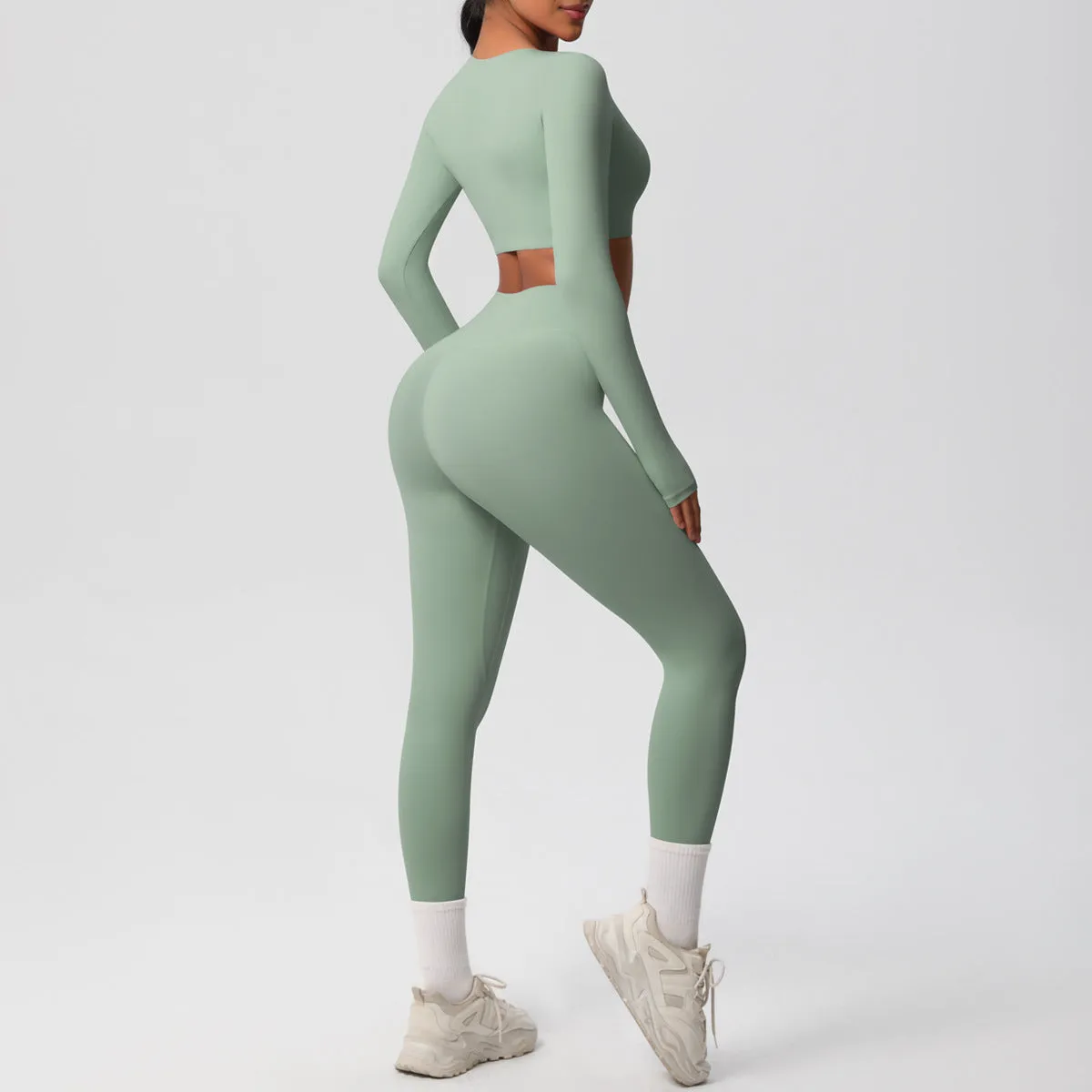Sleek Long-Sleeve Yoga and Fitness Two-Piece Set for Active Comfort