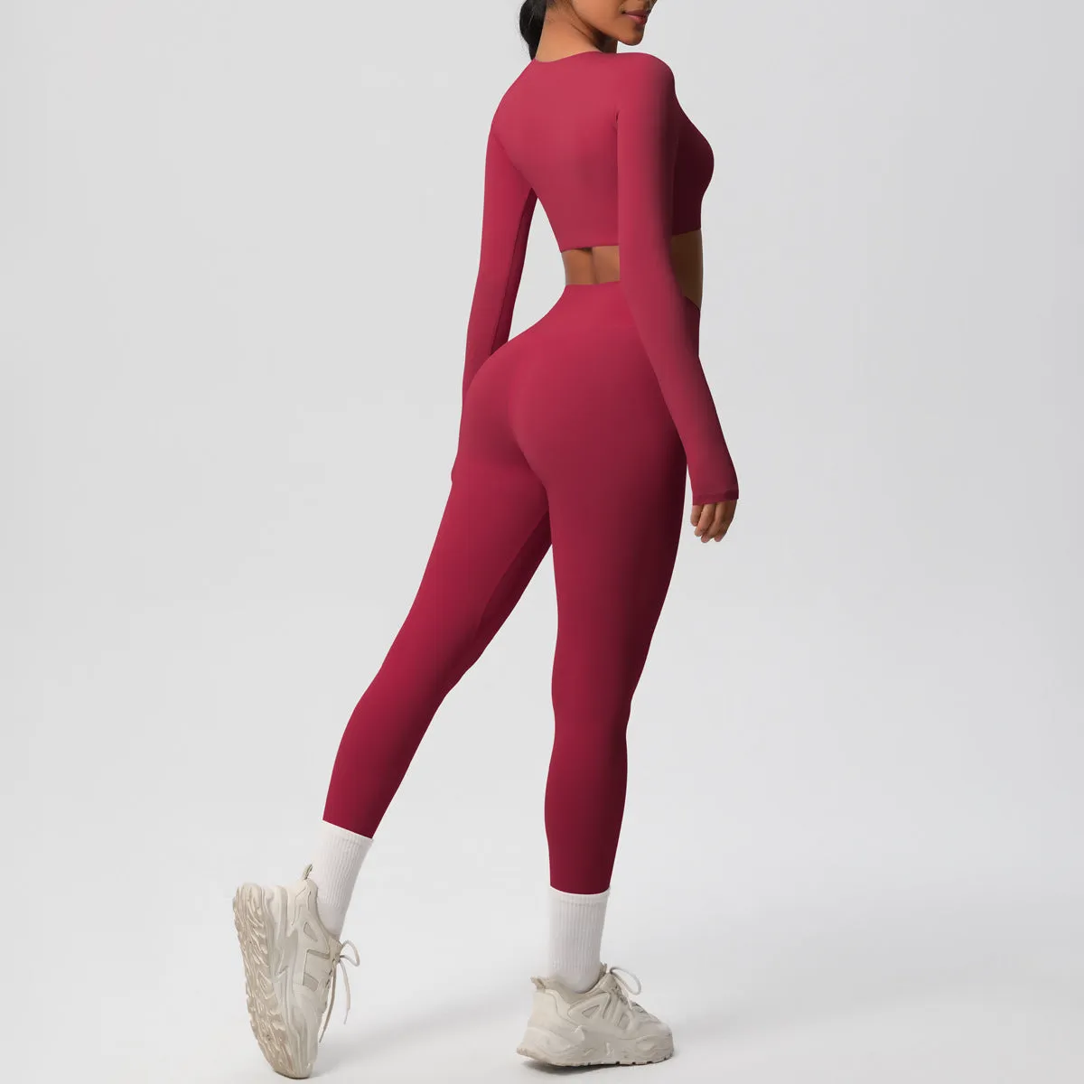 Sleek Long-Sleeve Yoga and Fitness Two-Piece Set for Active Comfort