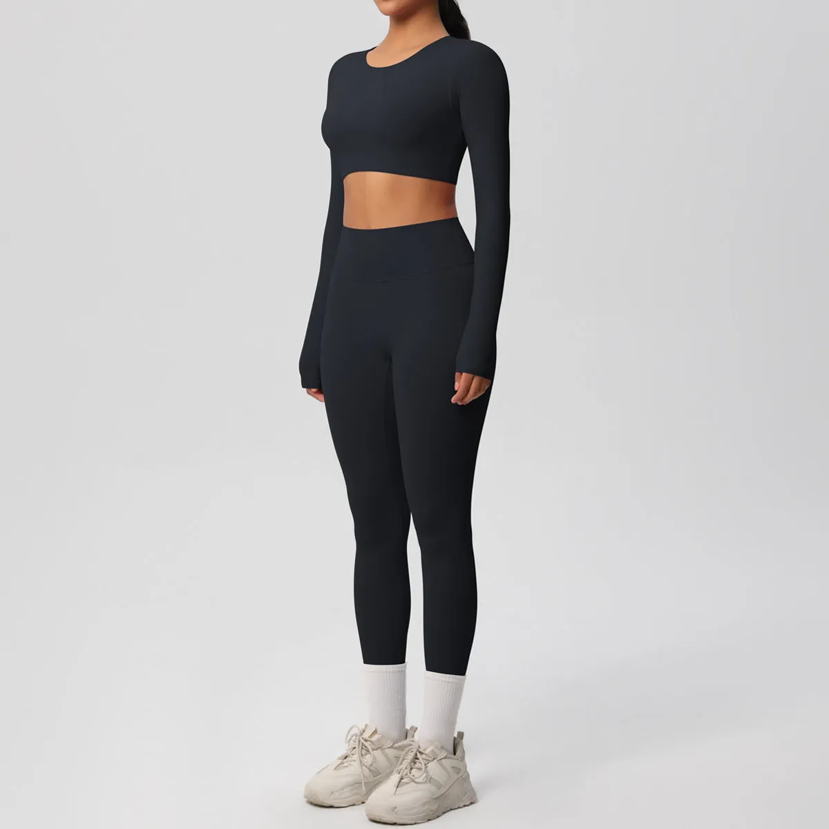Sleek Long-Sleeve Yoga and Fitness Two-Piece Set for Active Comfort