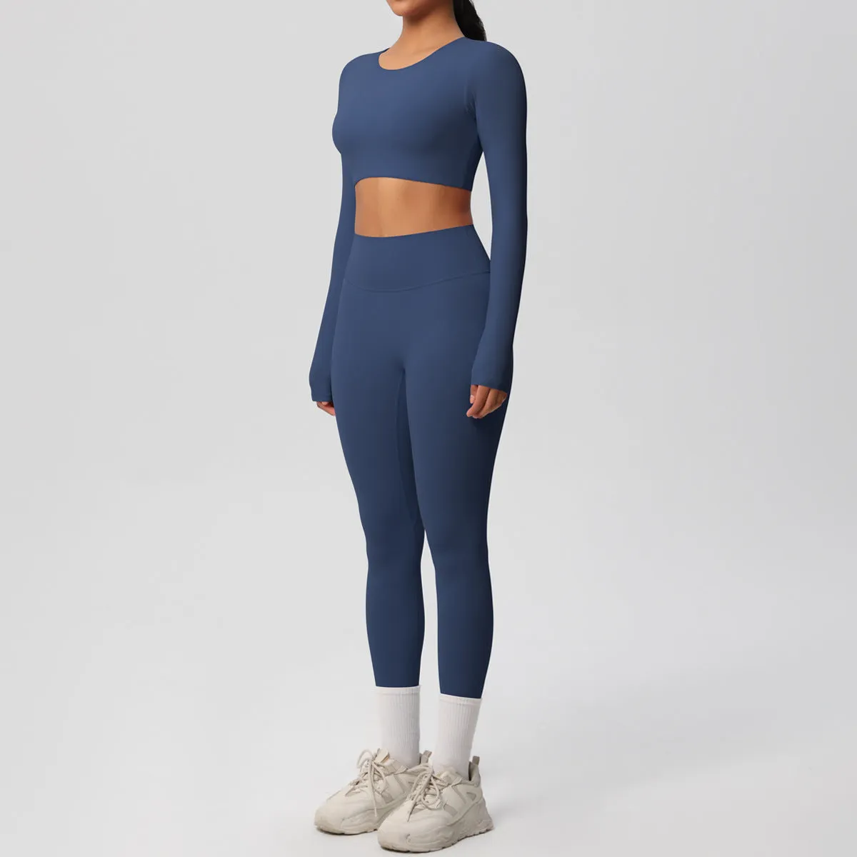 Sleek Long-Sleeve Yoga and Fitness Two-Piece Set for Active Comfort