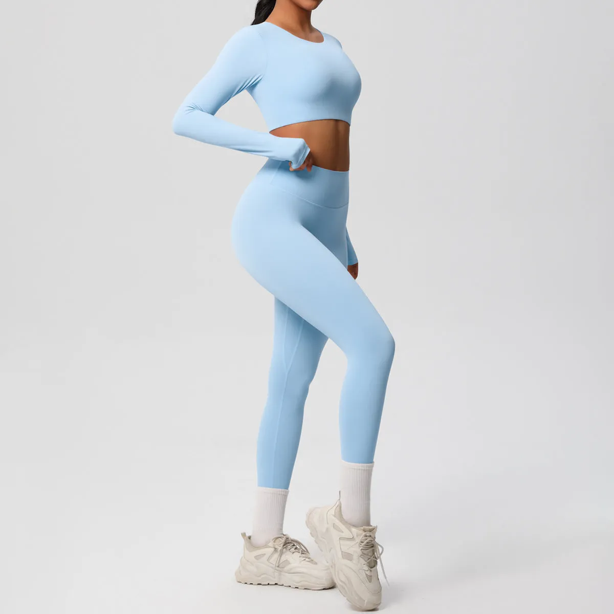 Sleek Long-Sleeve Yoga and Fitness Two-Piece Set for Active Comfort