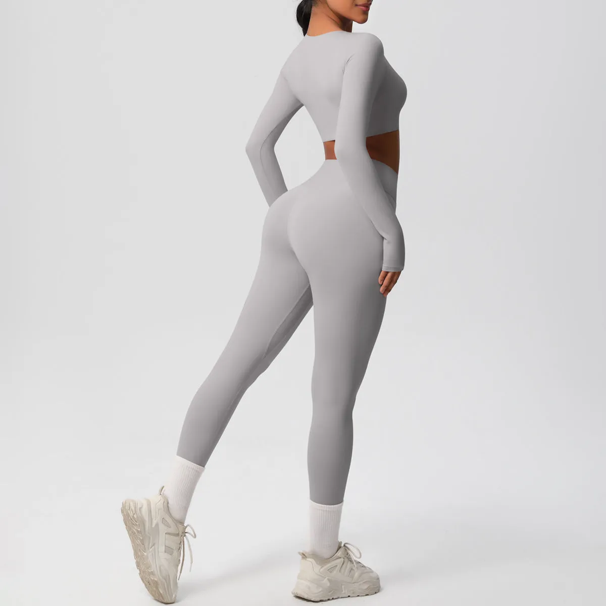 Sleek Long-Sleeve Yoga and Fitness Two-Piece Set for Active Comfort