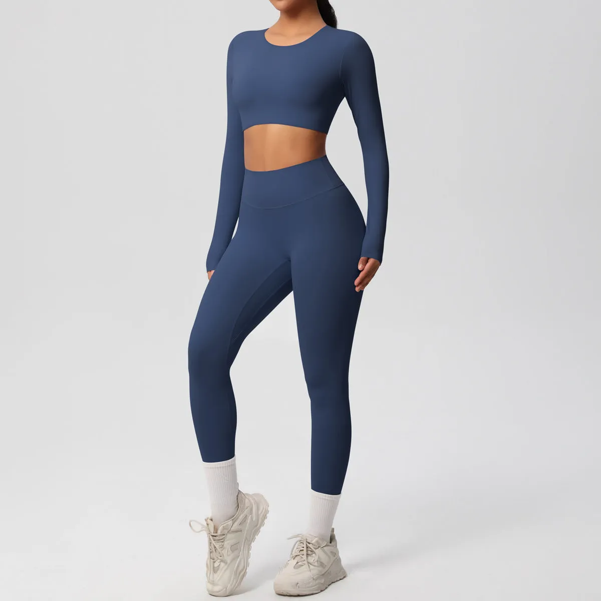 Sleek Long-Sleeve Yoga and Fitness Two-Piece Set for Active Comfort