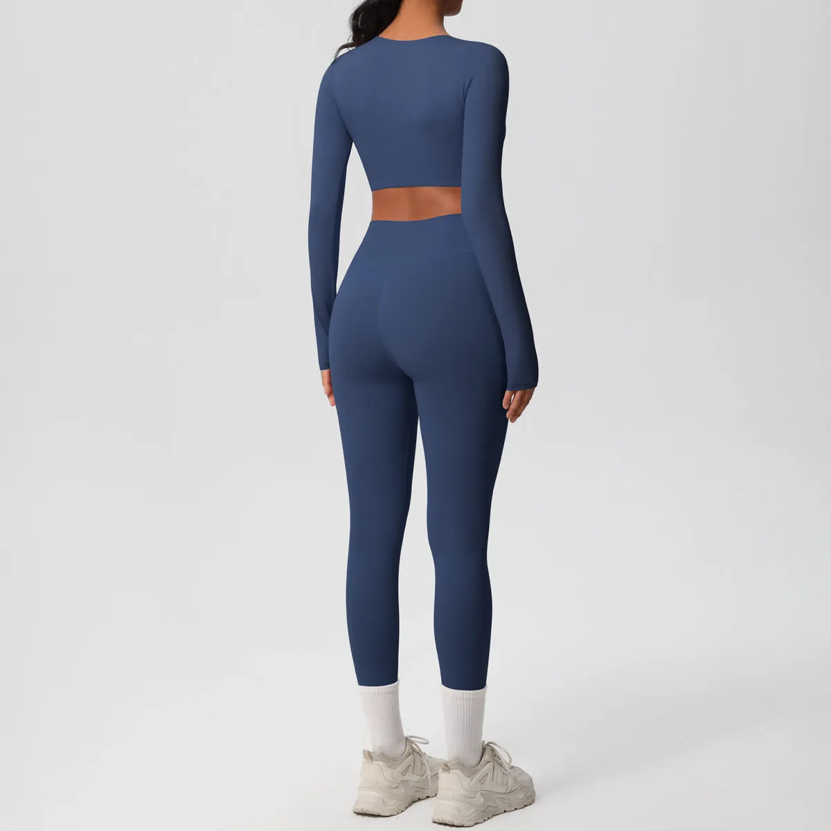 Sleek Long-Sleeve Yoga and Fitness Two-Piece Set for Active Comfort