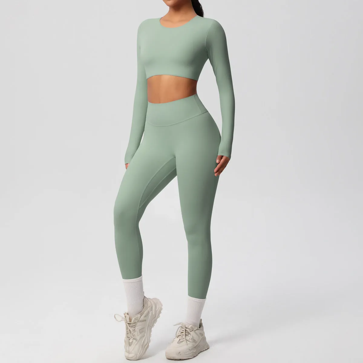 Sleek Long-Sleeve Yoga and Fitness Two-Piece Set for Active Comfort