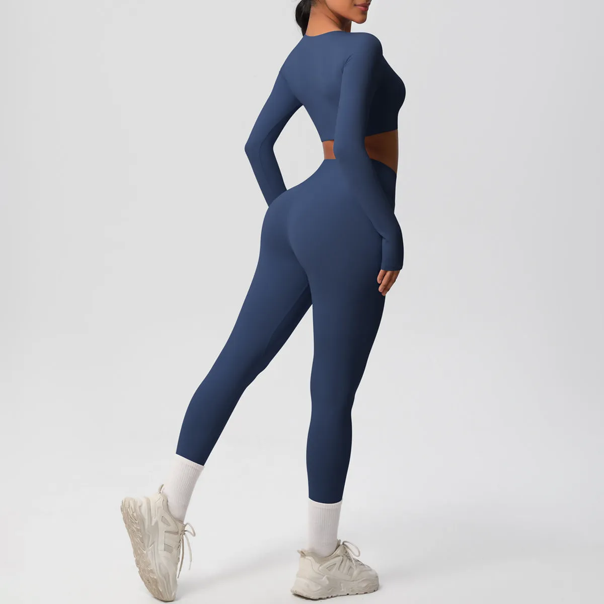 Sleek Long-Sleeve Yoga and Fitness Two-Piece Set for Active Comfort
