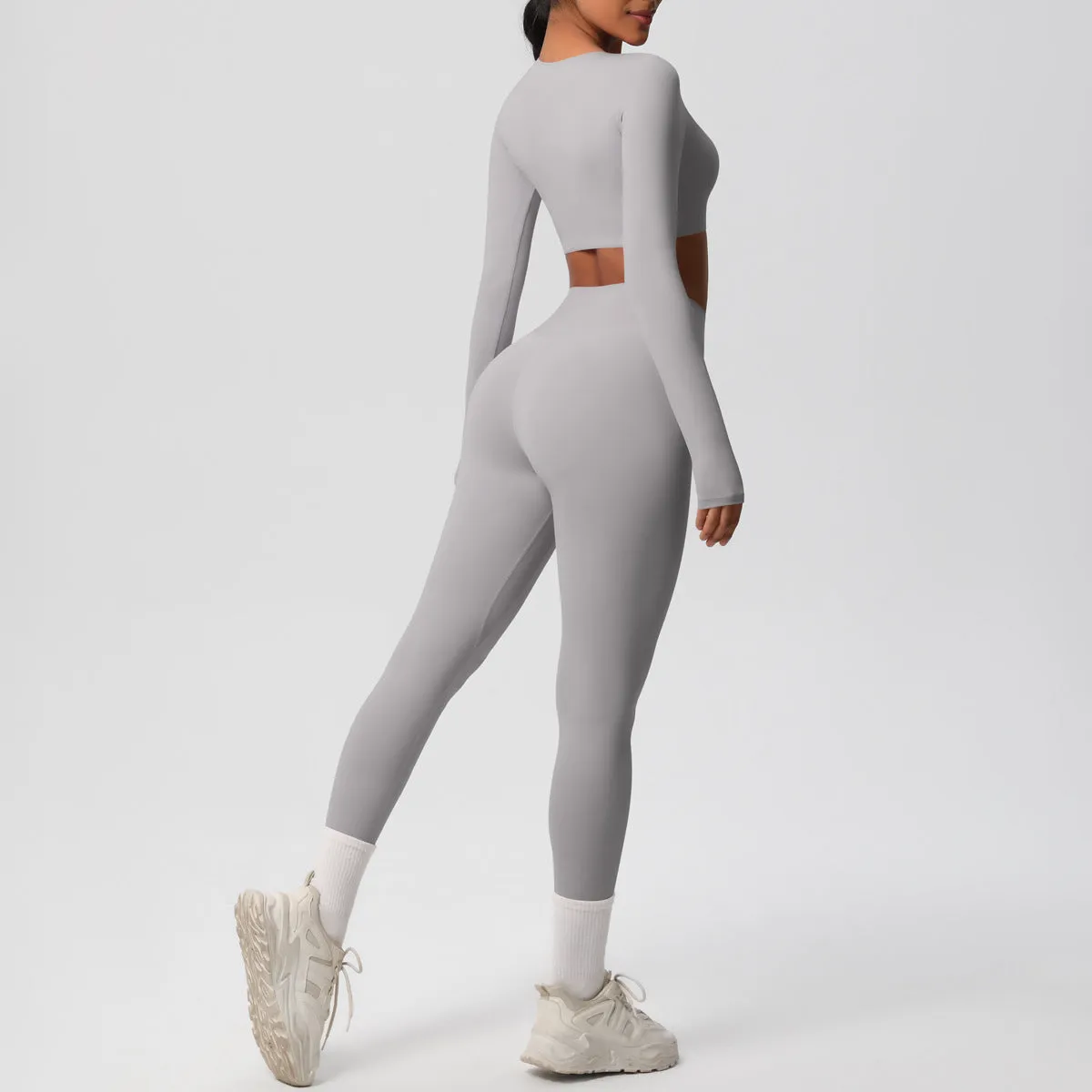 Sleek Long-Sleeve Yoga and Fitness Two-Piece Set for Active Comfort