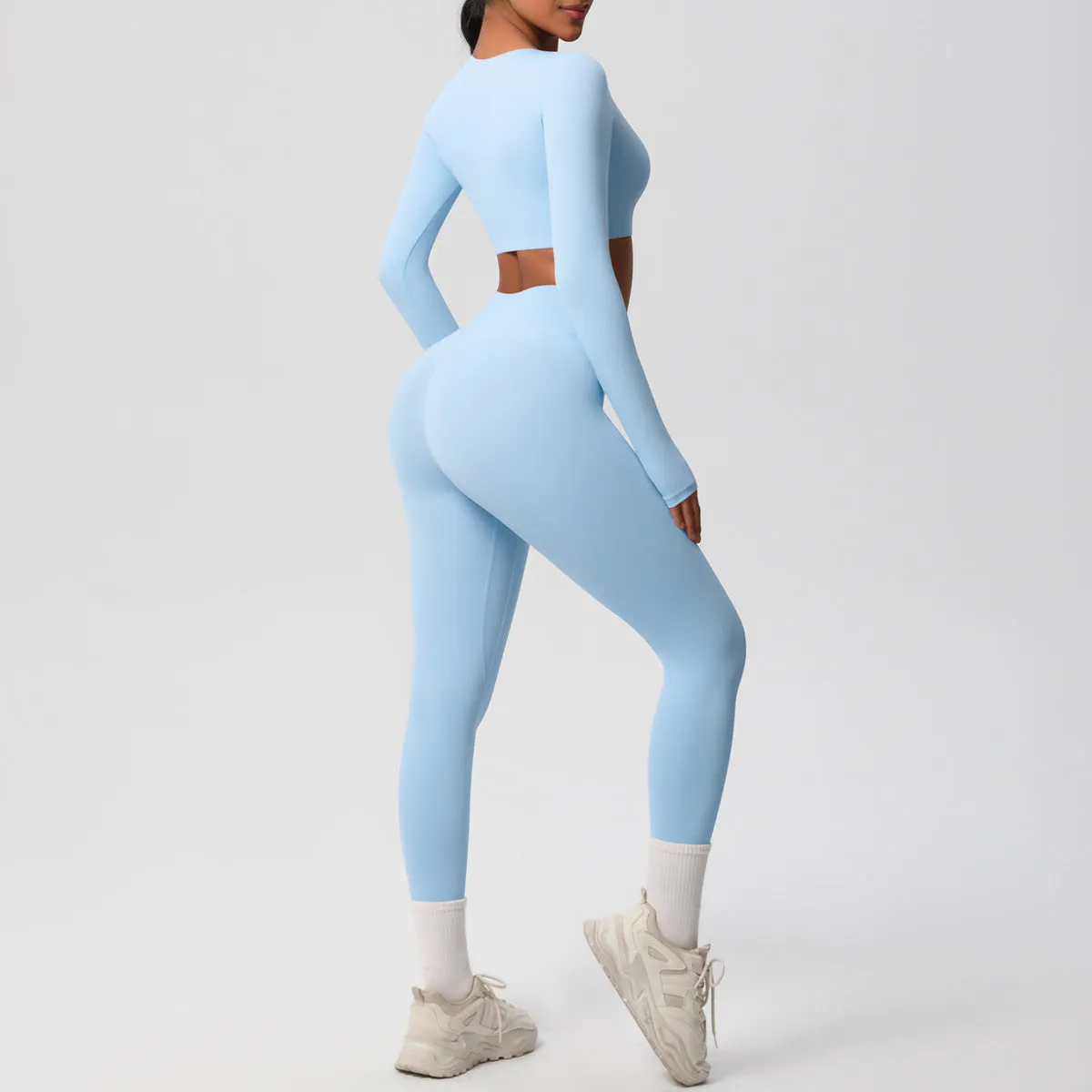 Sleek Long-Sleeve Yoga and Fitness Two-Piece Set for Active Comfort