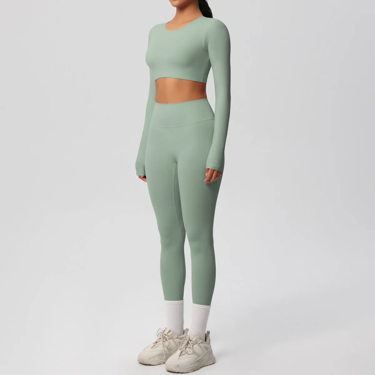 Sleek Long-Sleeve Yoga and Fitness Two-Piece Set for Active Comfort