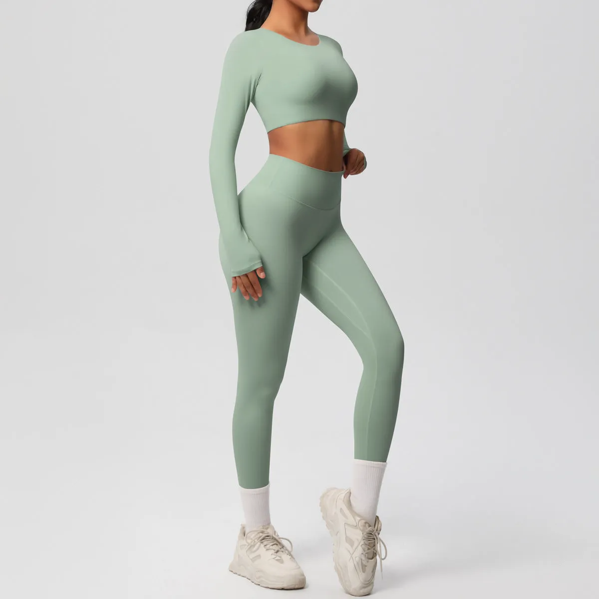 Sleek Long-Sleeve Yoga and Fitness Two-Piece Set for Active Comfort