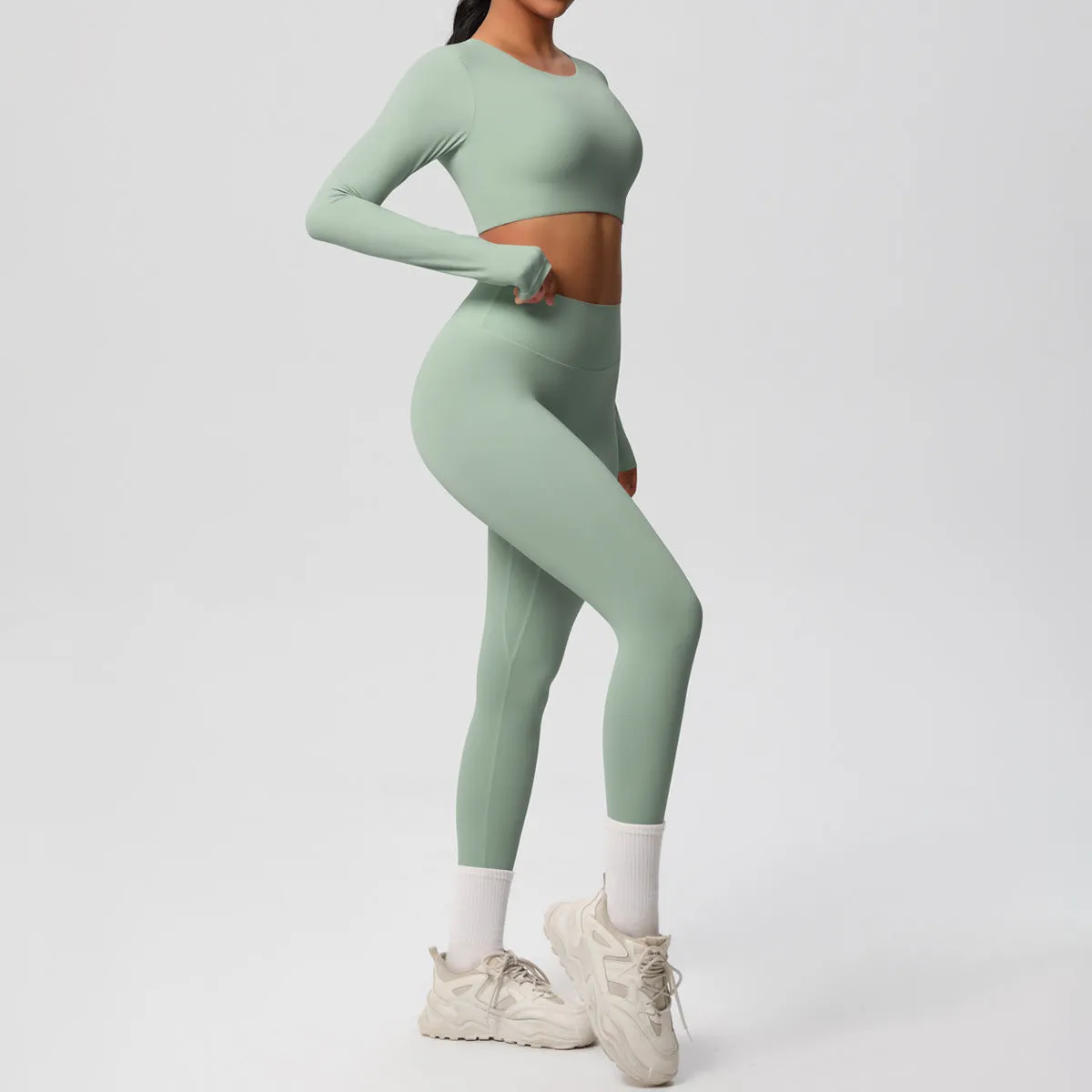 Sleek Long-Sleeve Yoga and Fitness Two-Piece Set for Active Comfort