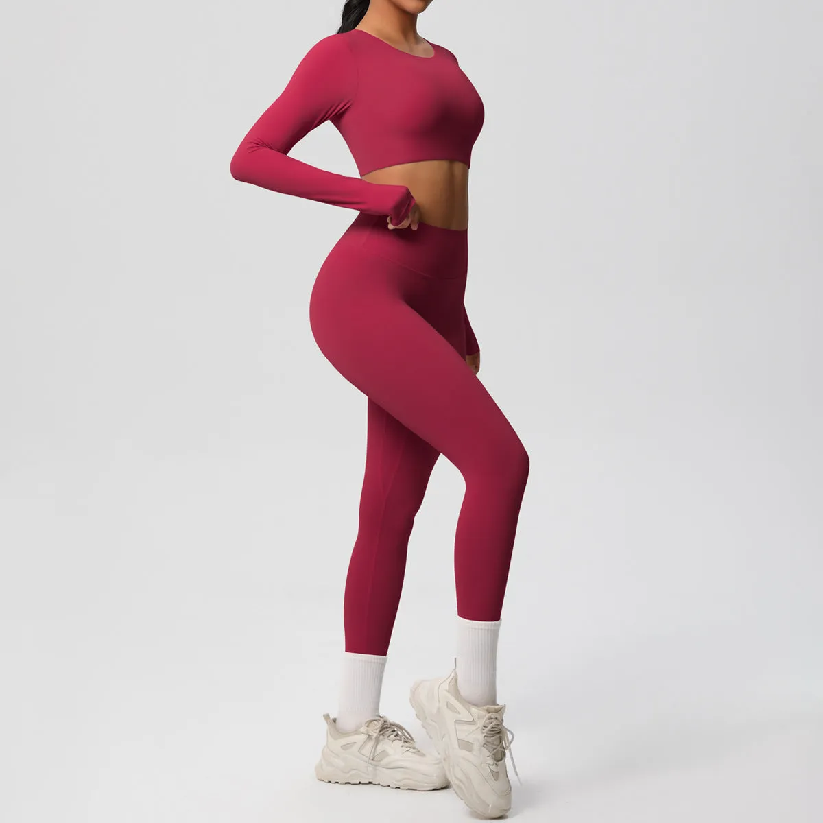 Sleek Long-Sleeve Yoga and Fitness Two-Piece Set for Active Comfort