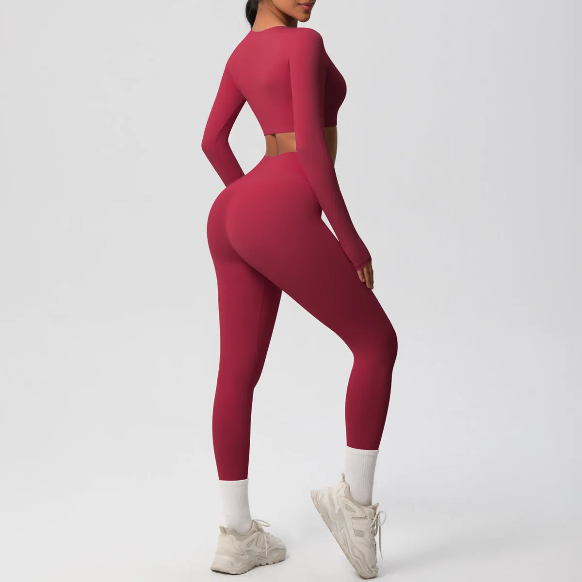 Sleek Long-Sleeve Yoga and Fitness Two-Piece Set for Active Comfort