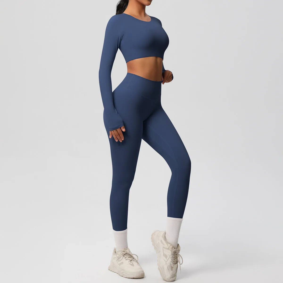 Sleek Long-Sleeve Yoga and Fitness Two-Piece Set for Active Comfort