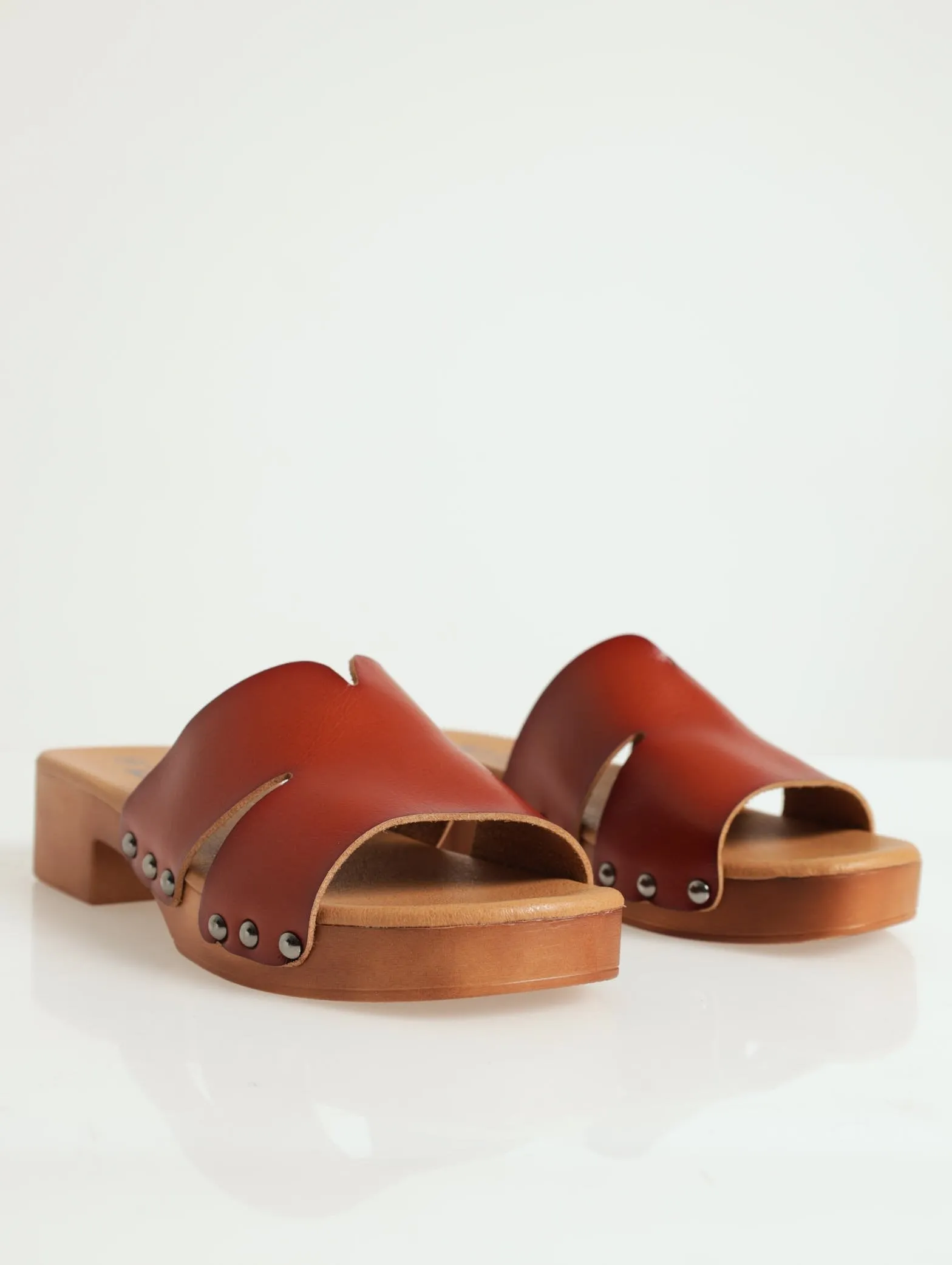 Soft Style Kesia Open Toe Clog - Cognac