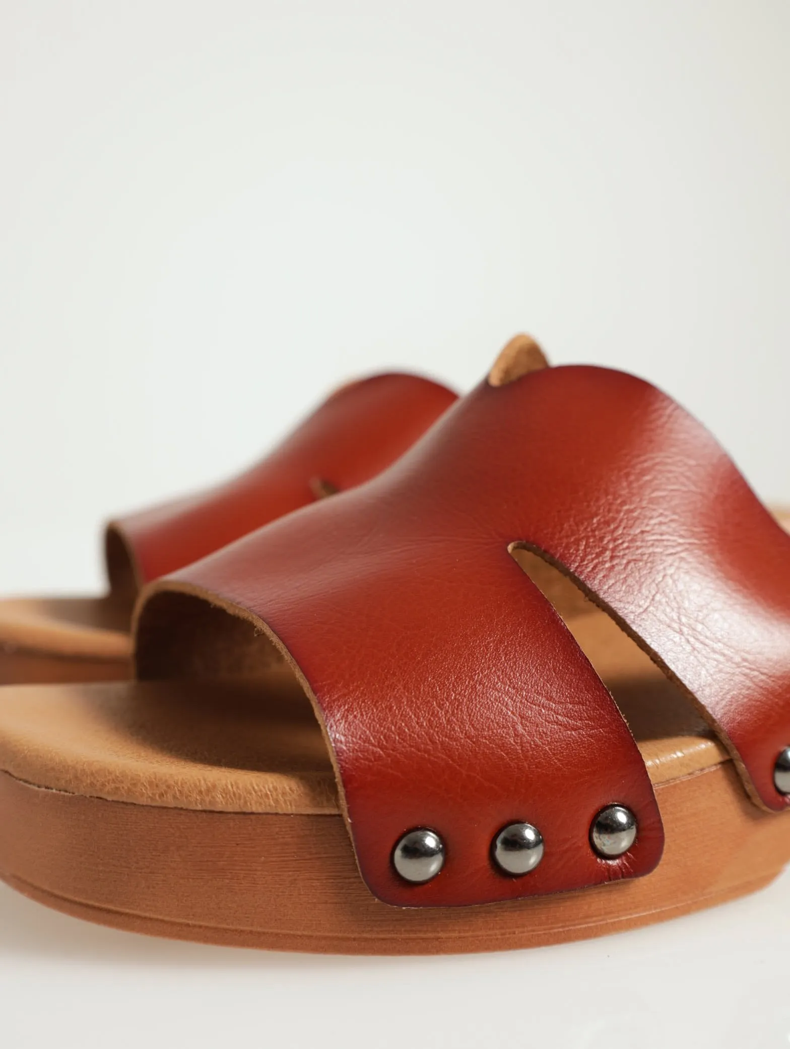 Soft Style Kesia Open Toe Clog - Cognac