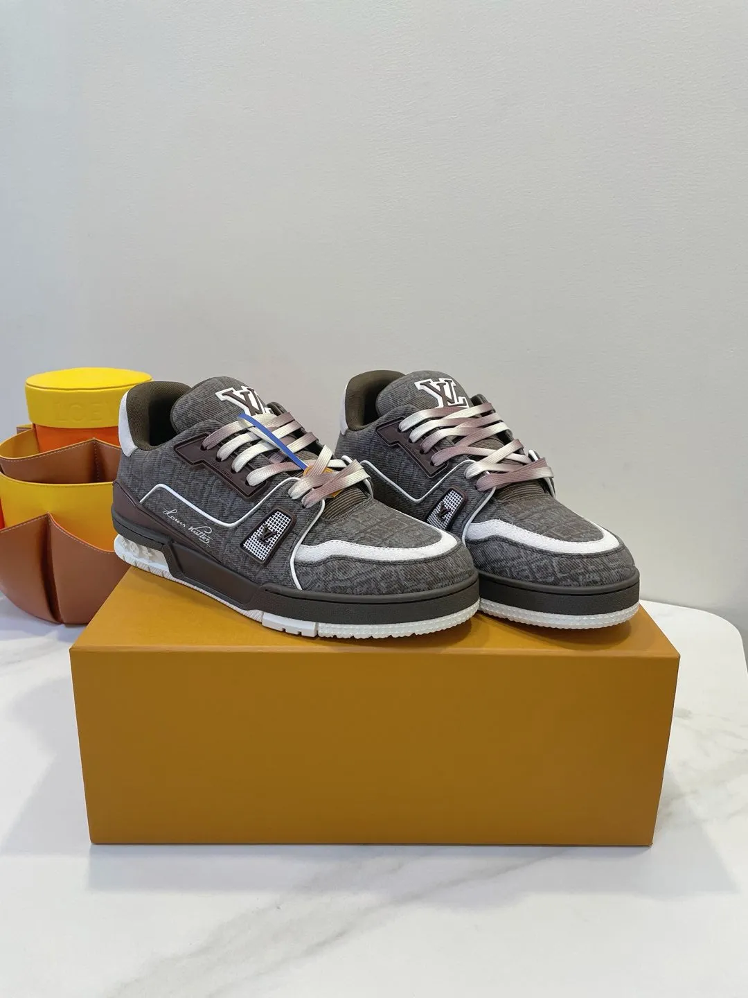 TRAINER SNEAKER IN WOOD BROWN MONOGRAM DENIM FABRIC