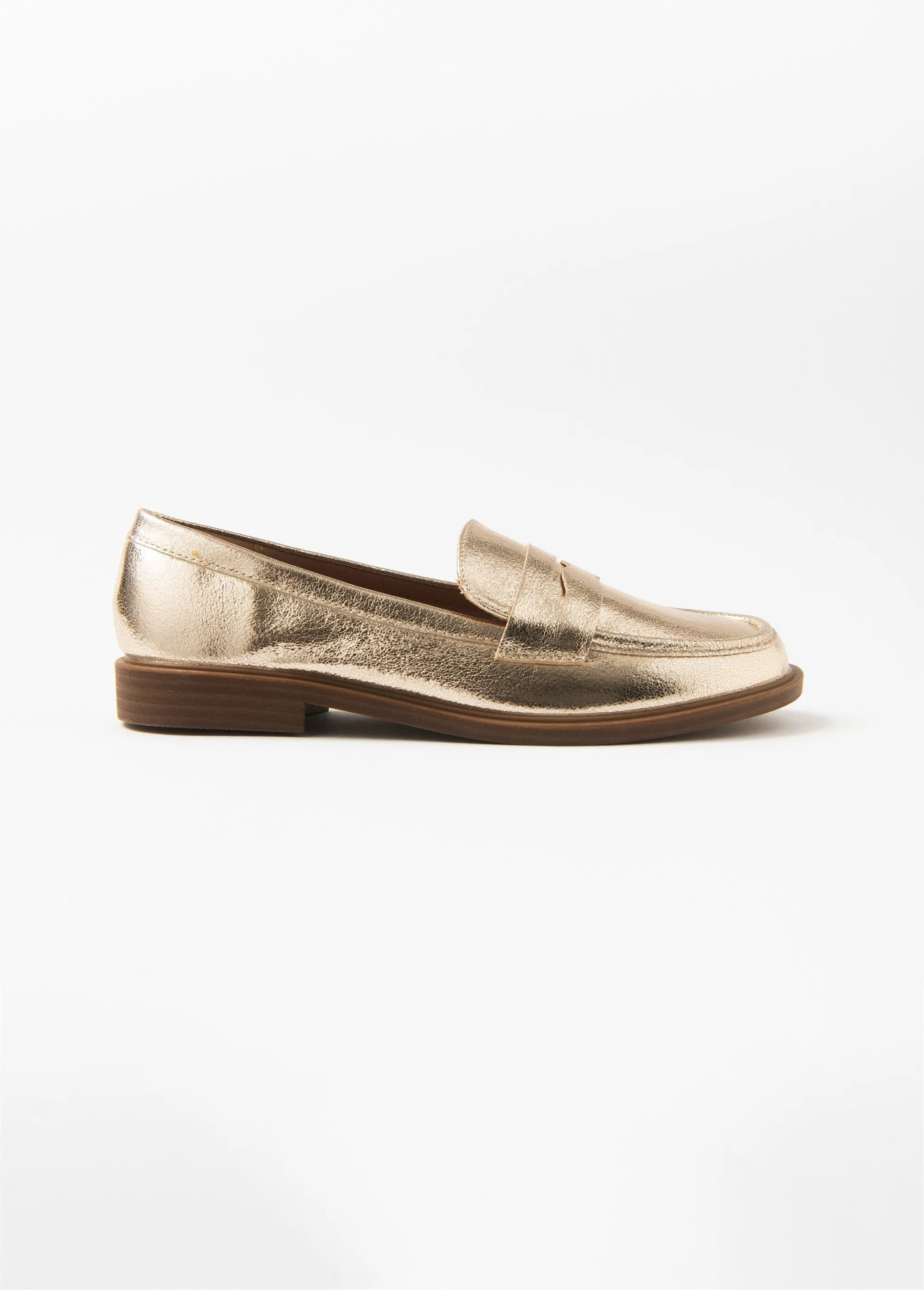 Trendy loafers with small heel