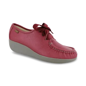 Women's Bounce Lace Up Moc in Cranberry