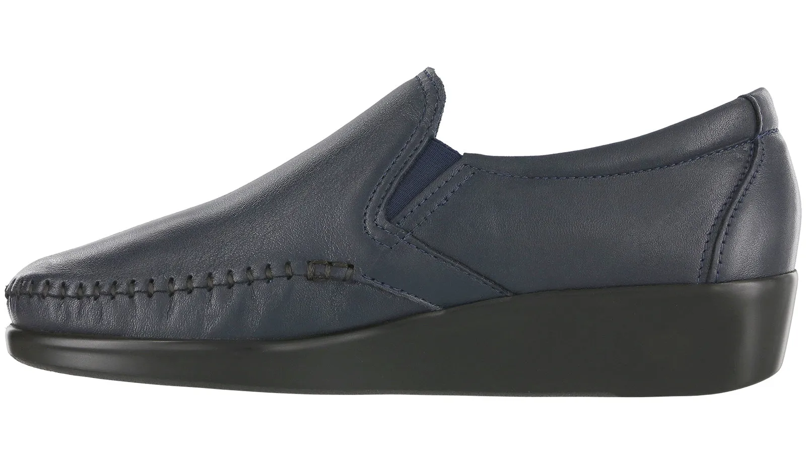 Women's Dream Slip On Loafer in Navy