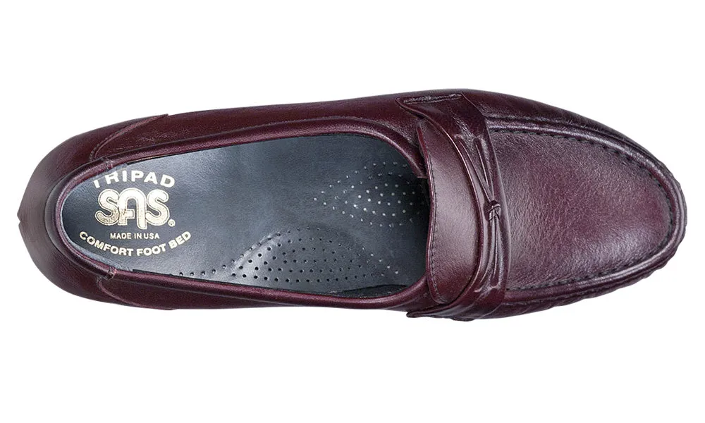 Women's Easier Slip On Loafer in Antique Wine