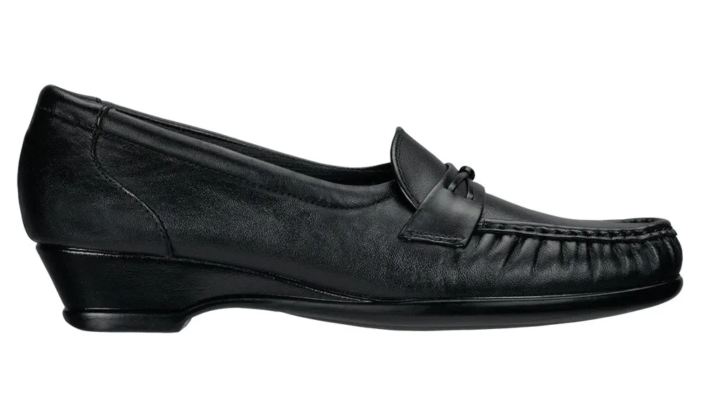 Women's Easier Slip On Loafer in Black
